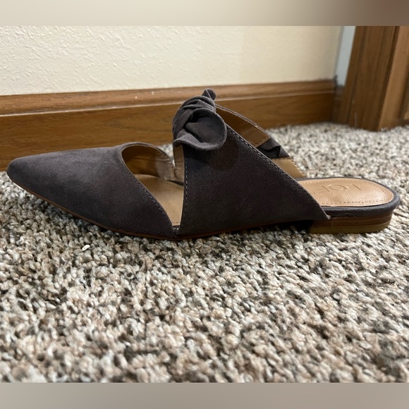 Loft Pointed-toe Bow Slide-ons - Picture 2 of 5